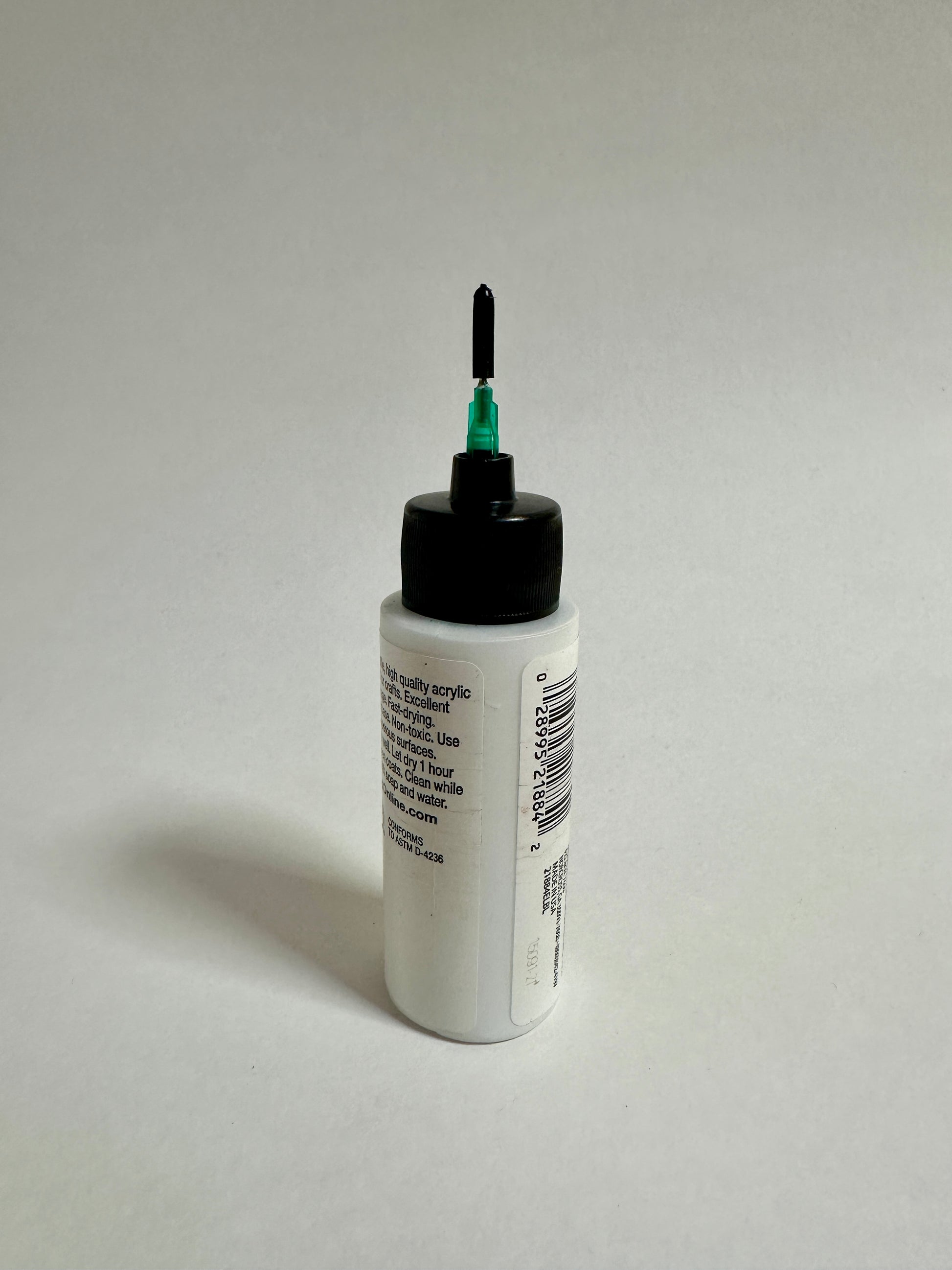 The Crafty Girl- 18 Gauge Precision Applicator Cap for Paint