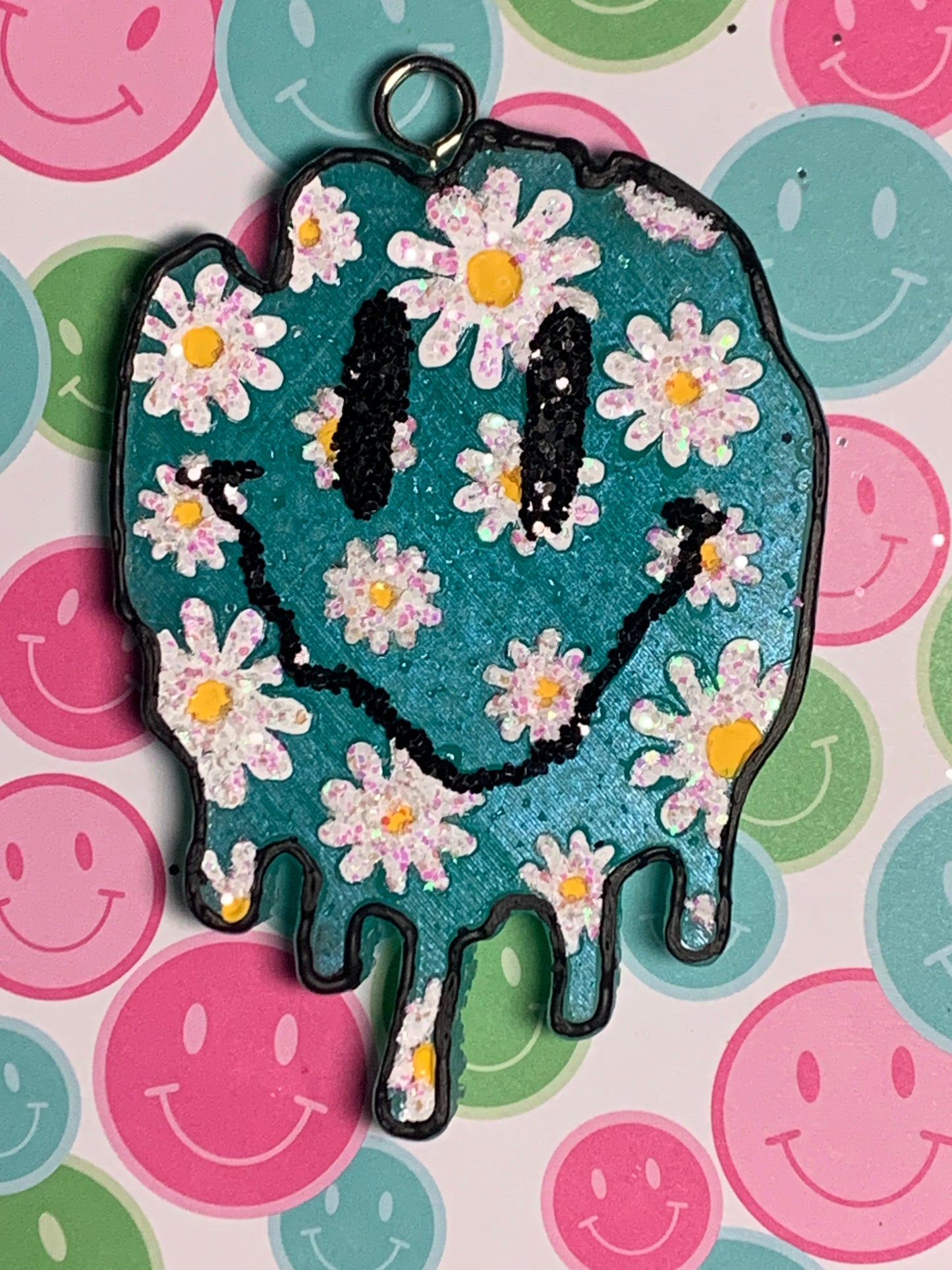 Daisy Smiley Face Drip Freshie